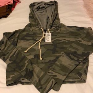 NWT Windsor camo crop sweater top